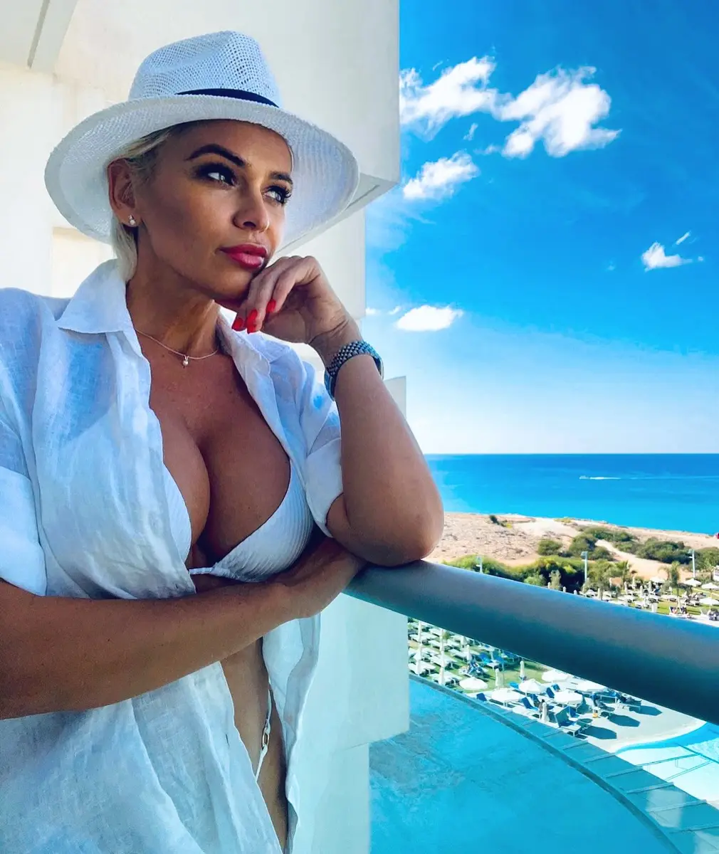 Adiza escort in Istanbul