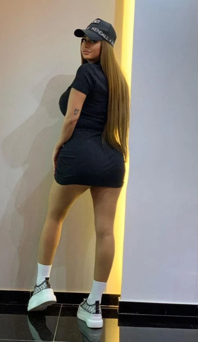 Elizabeth escort in Istanbul