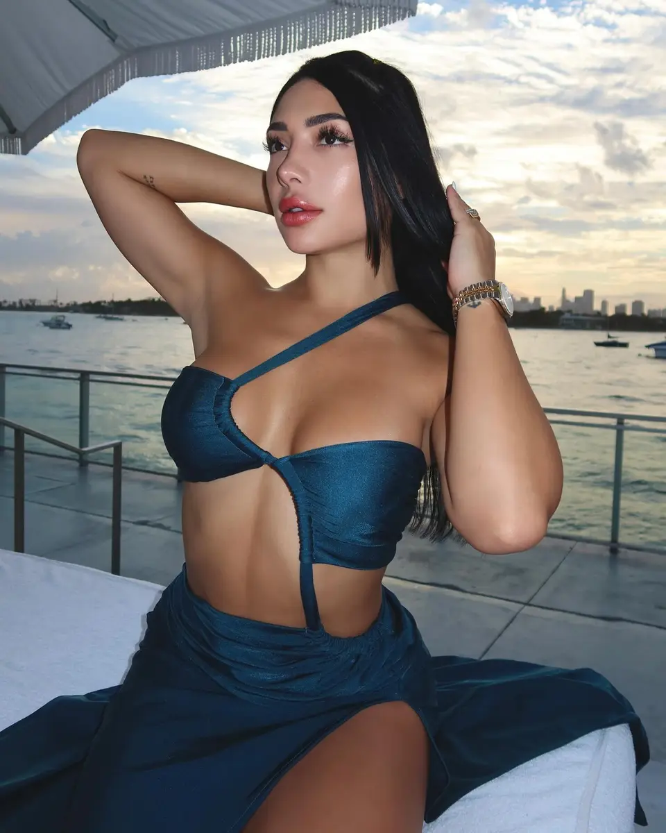 Laura escort in Istanbul