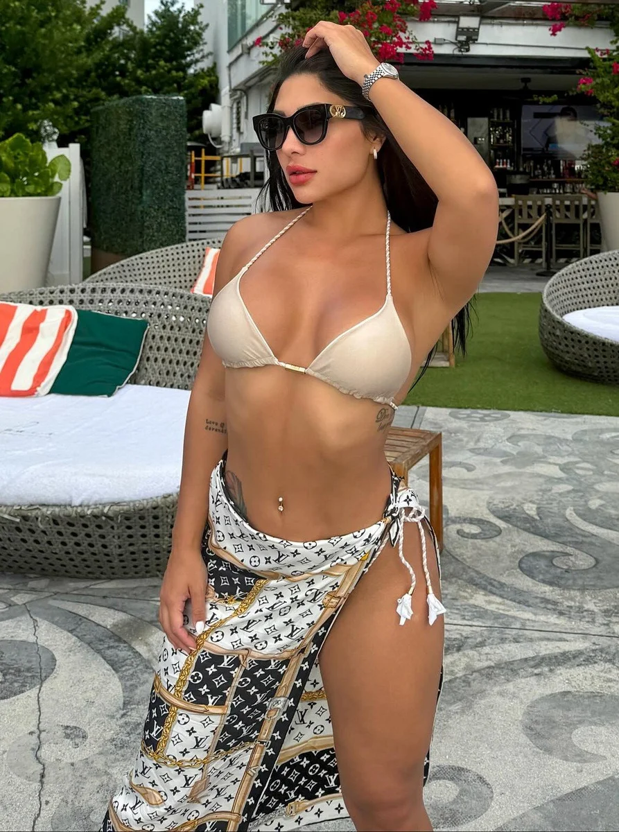 Laura escort in Istanbul