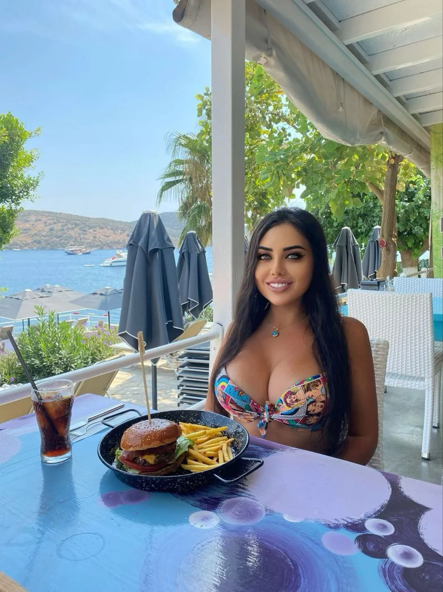 Nuri escort in Istanbul