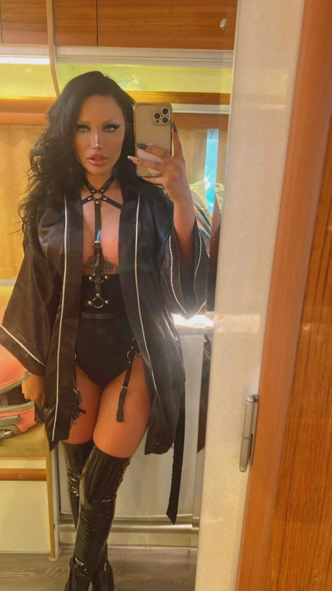 Sude escort in Istanbul