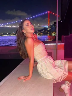 Yulya escort in Istanbul