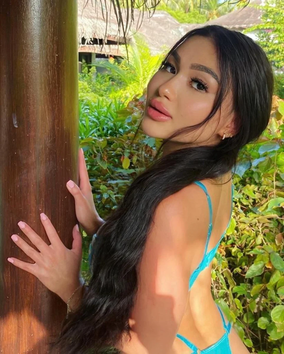 Zari escort in Istanbul